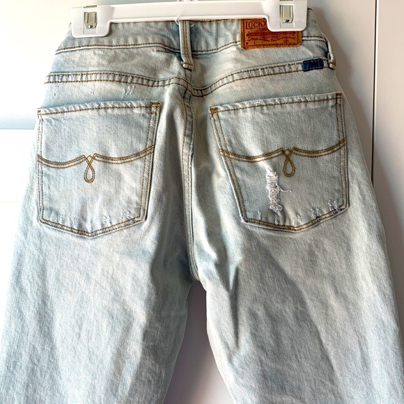 Distressed Light Wash Lucky Jeans - Picture 6 of 6